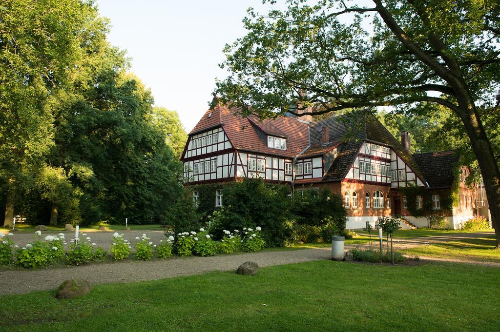 Hotel Gut Bardenhagen エクステリア 写真