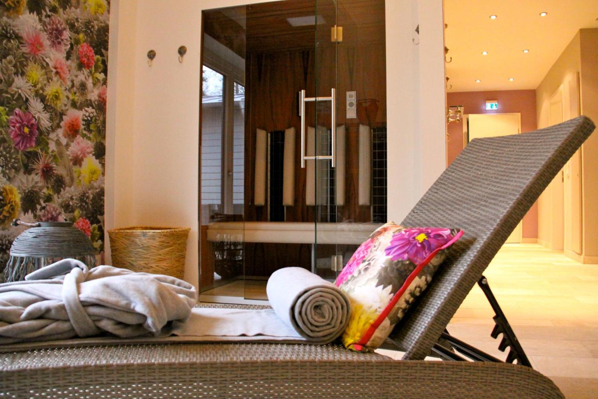 Hotel Gut Bardenhagen エクステリア 写真