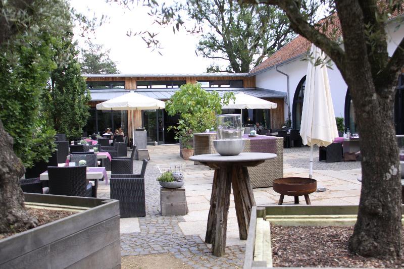 Hotel Gut Bardenhagen エクステリア 写真